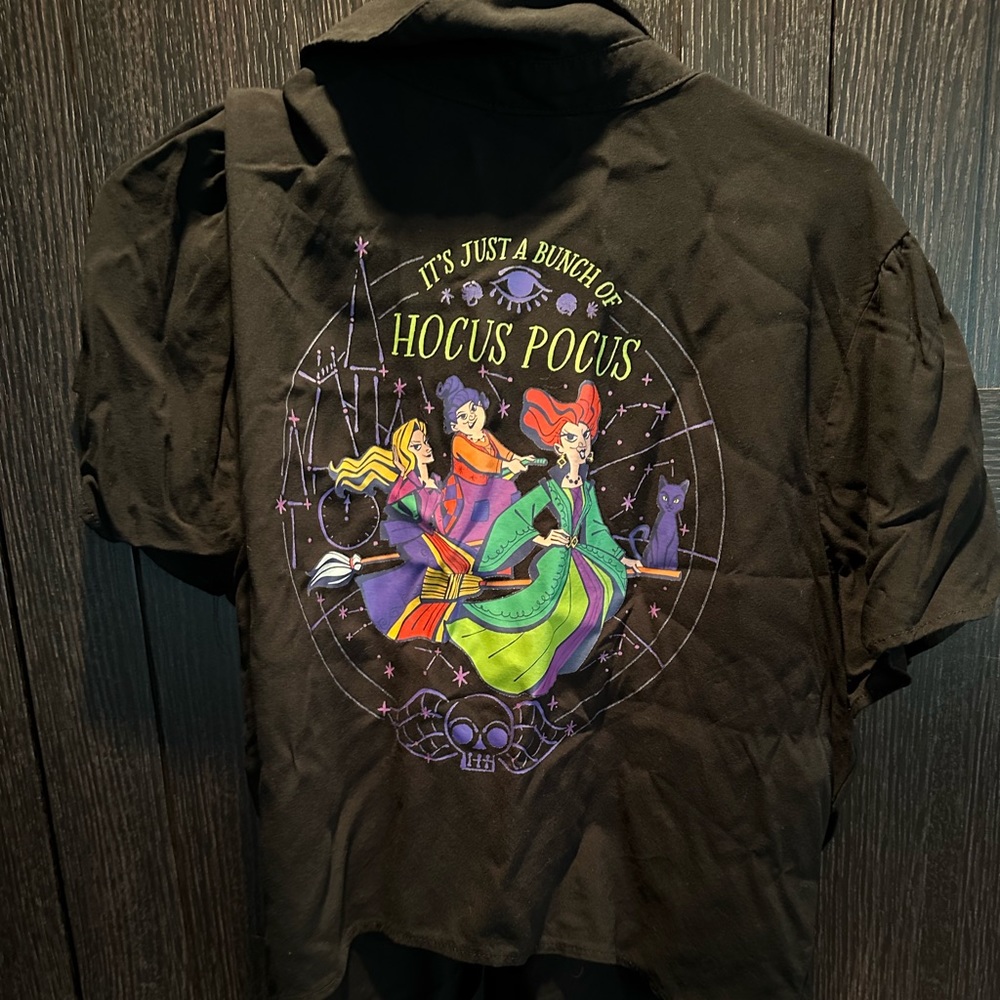 Hocus Pocus tie front button down top